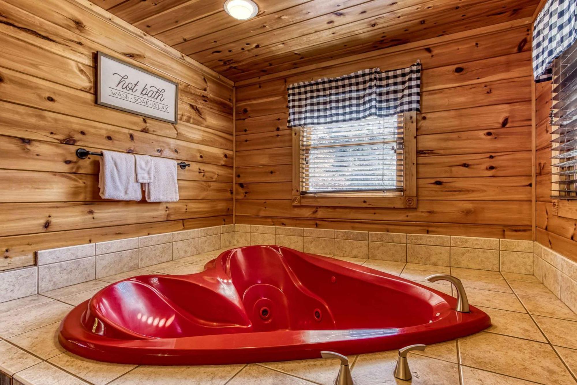 Dog Friendly, Romantic Mtn Getaway Hot Tub Pool Gatlinburg Bagian luar foto